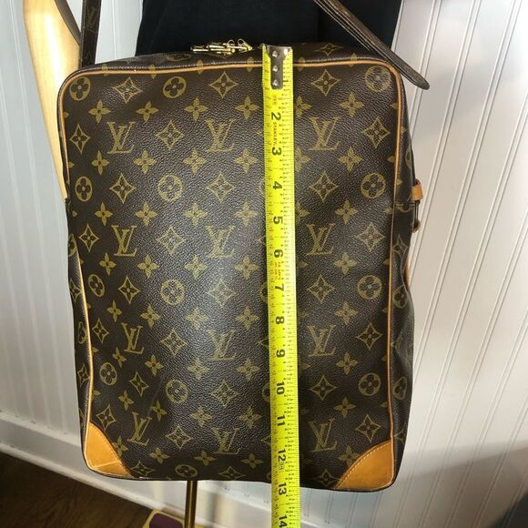 Authentic LOUIS VUITTON LV Danube GM Monogram Crossbody Shoulder Bag Dustbag 🔐 - Picture 12 of 17